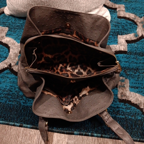 Jessica Simpson Twiggy Ostrich Print Hobo Tote Handbag Dusty Grey in good condit - Picture 5 of 6